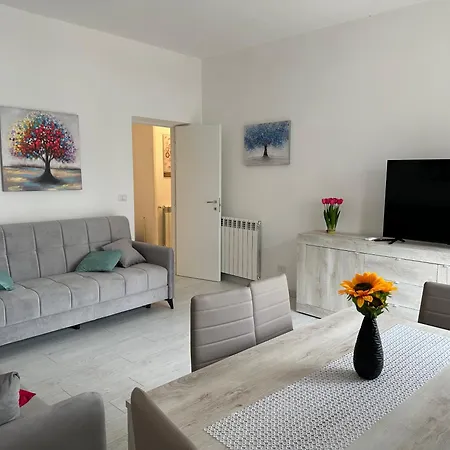 House Apartman *